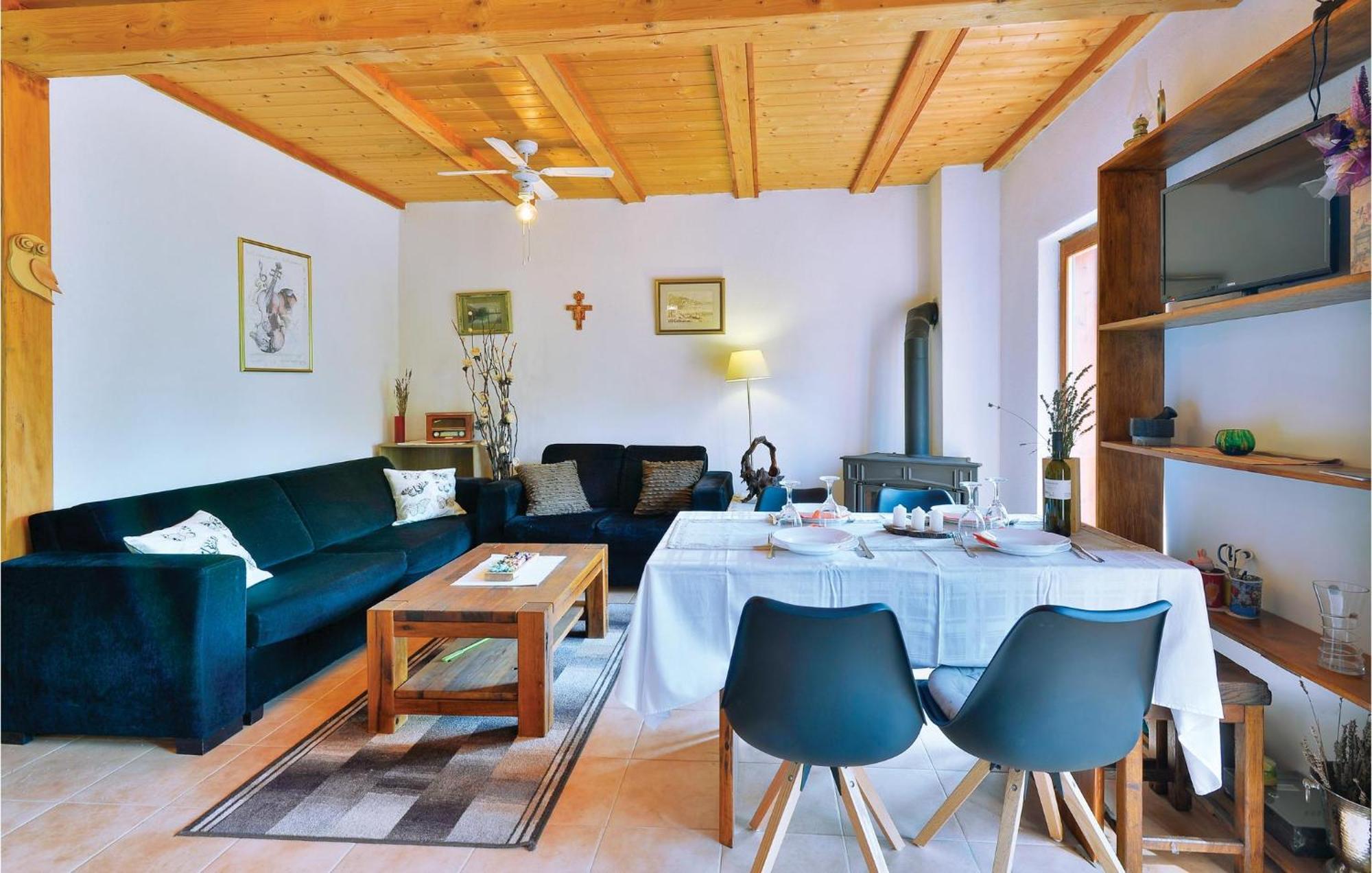 2 Bedroom Gorgeous Home In Trstenik Puscanski Esterno foto