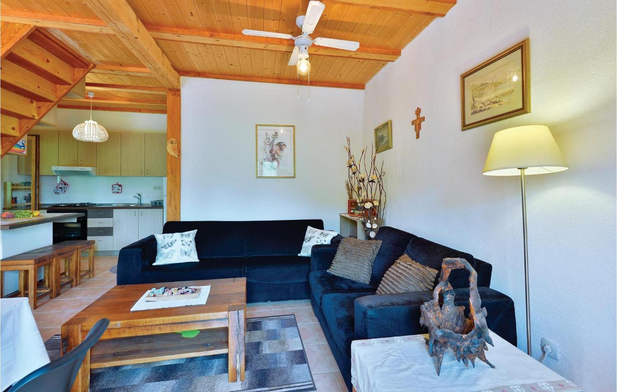 2 Bedroom Gorgeous Home In Trstenik Puscanski Esterno foto