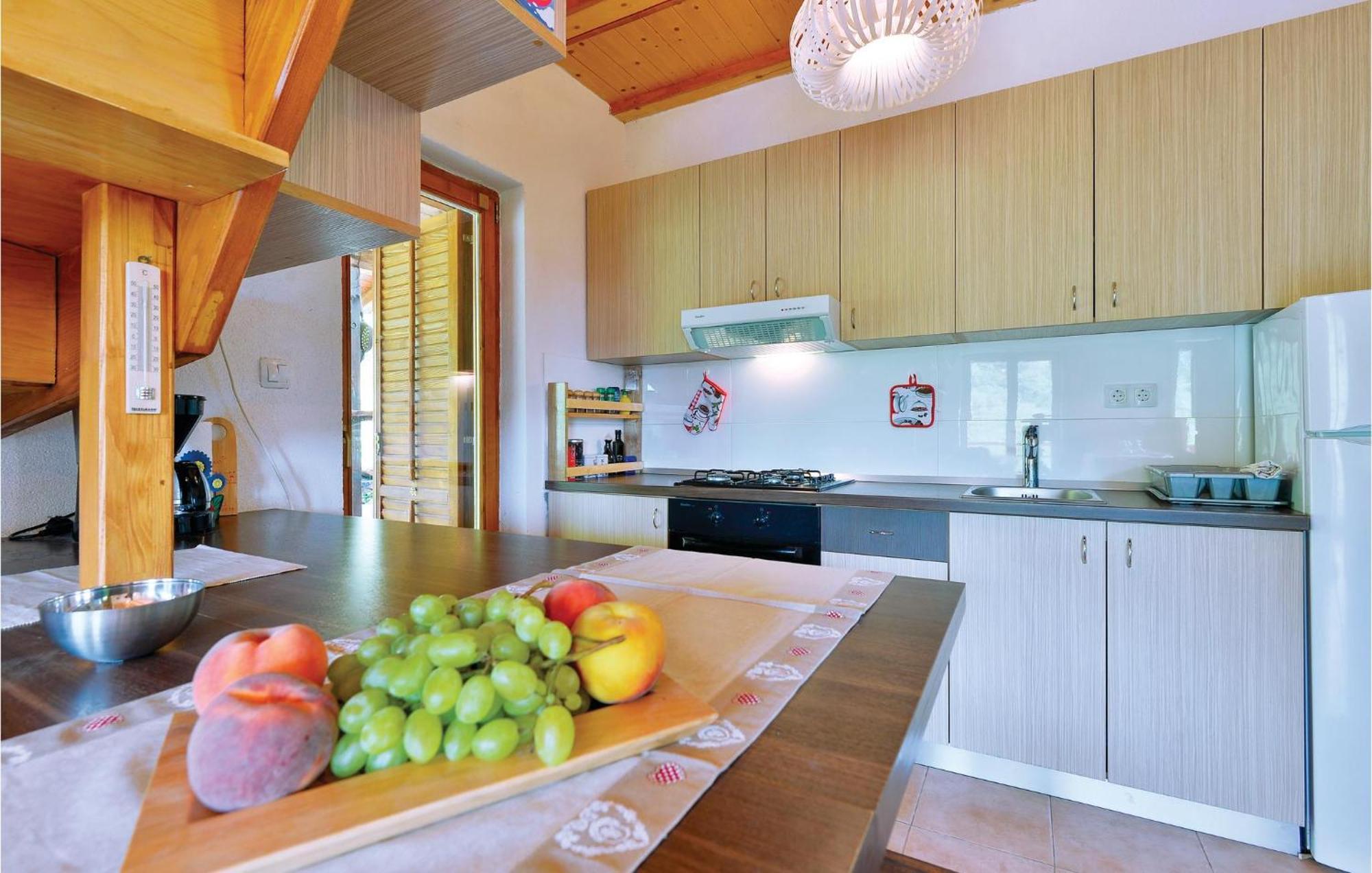2 Bedroom Gorgeous Home In Trstenik Puscanski Esterno foto