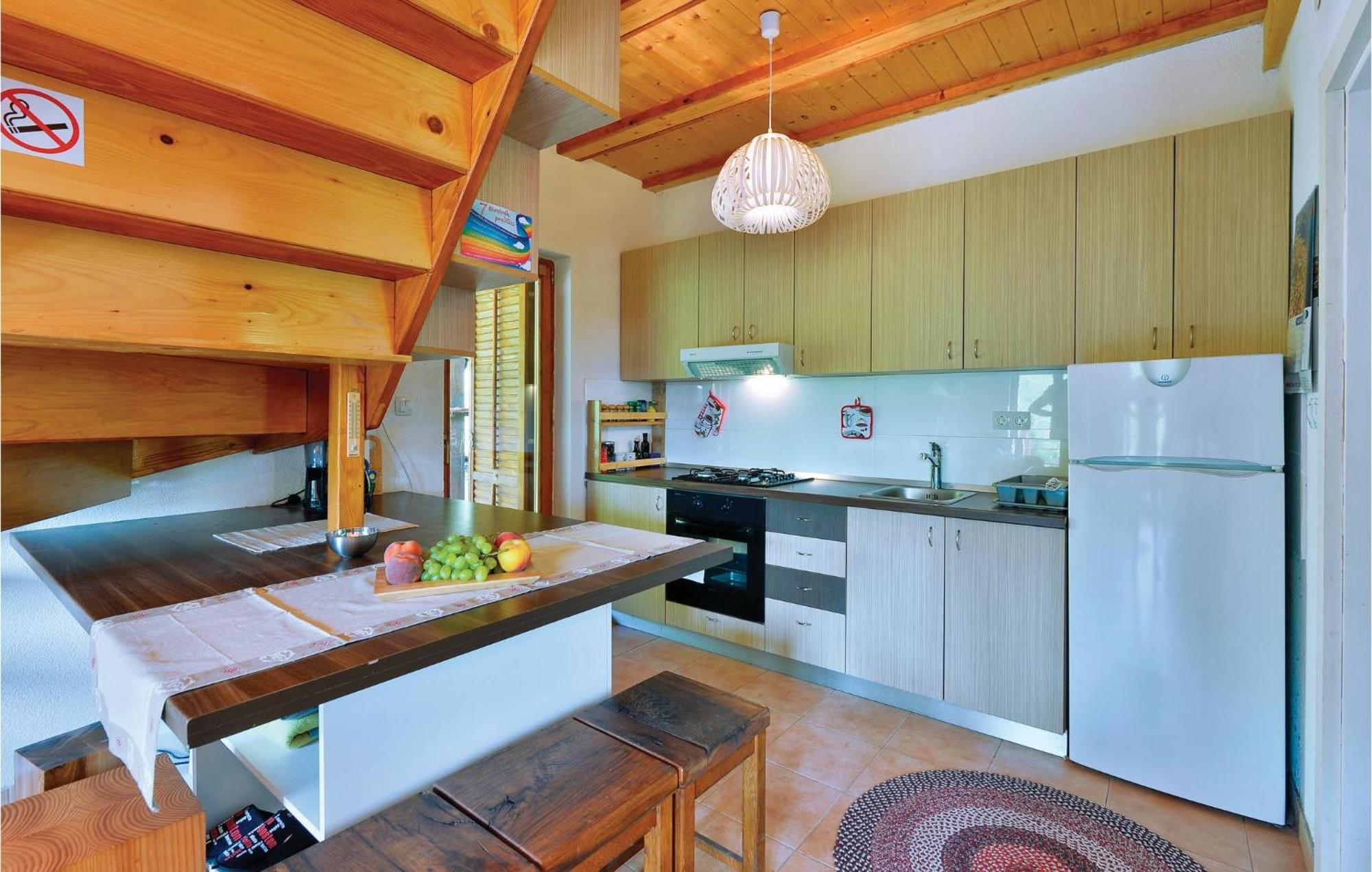 2 Bedroom Gorgeous Home In Trstenik Puscanski Esterno foto
